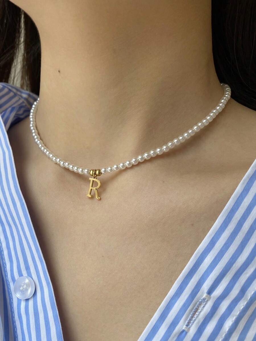 Aélia | Collier de perles avec Initiales Personnalisées et Élégance Intemporelle pour Femmes